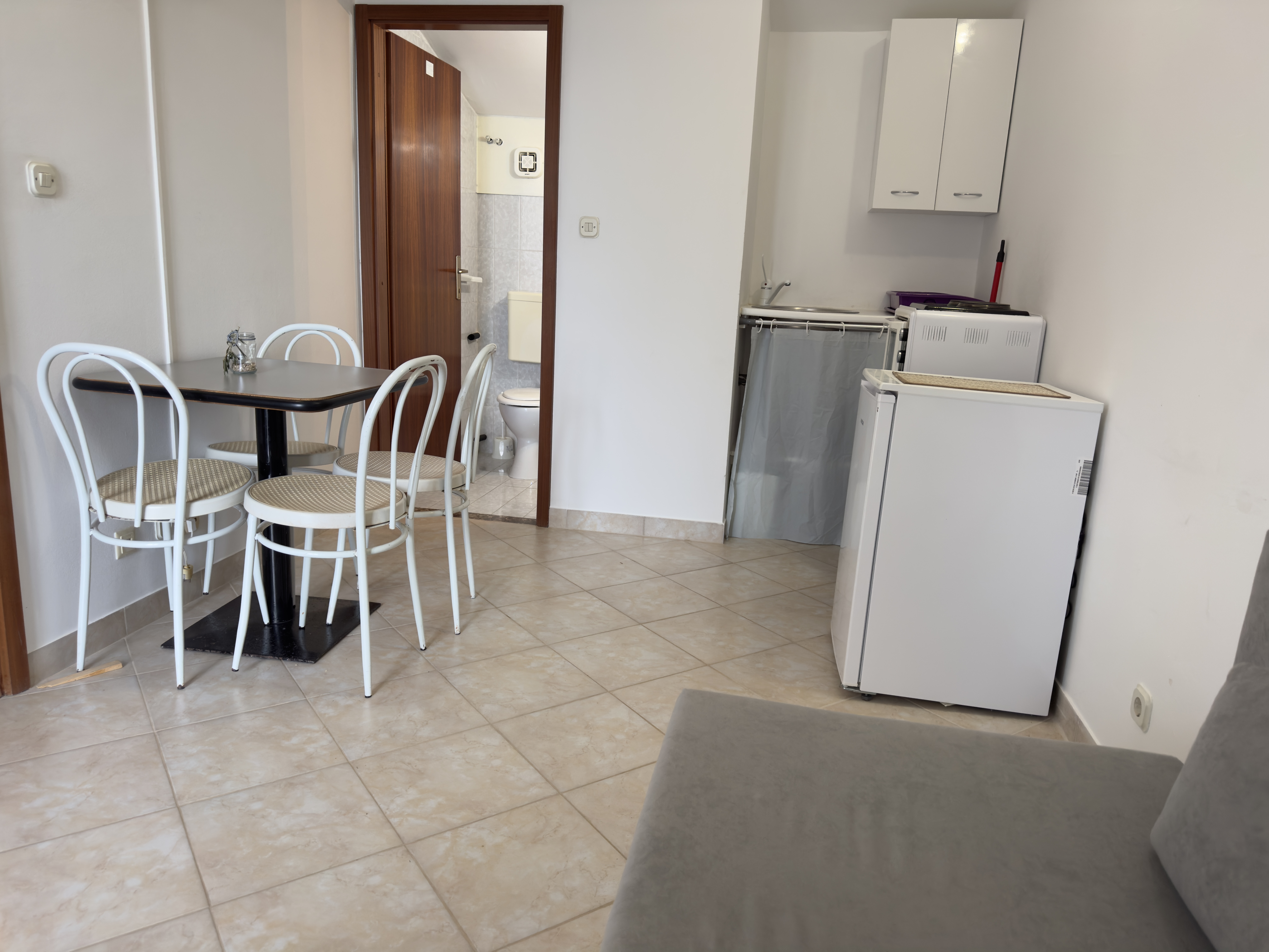 Apartman d1 – kuhinja i blagovaonica