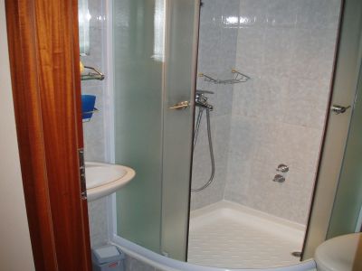 Apartman d1 – kupaonica